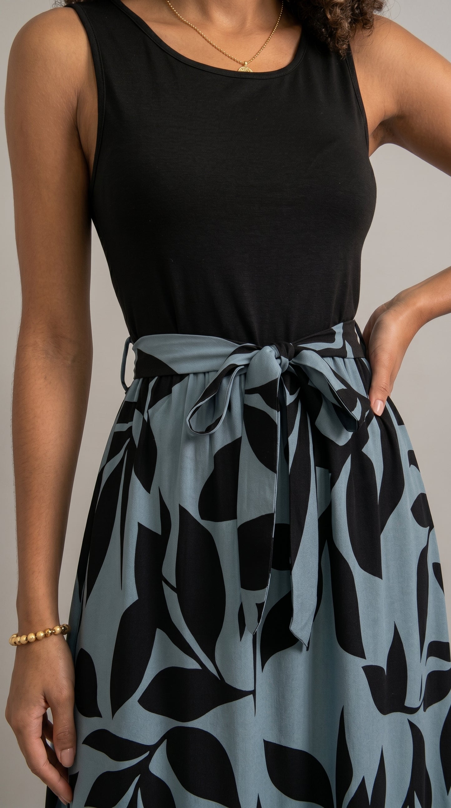 Floral Print Sleeveless Fitted Dress